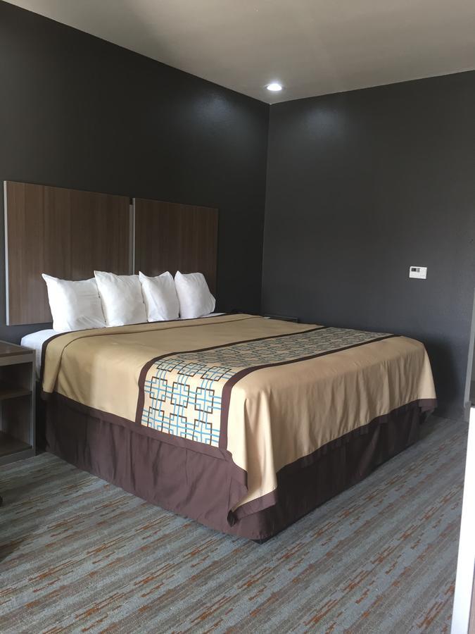 Scottish Inn & Suites - Conroe Εξωτερικό φωτογραφία